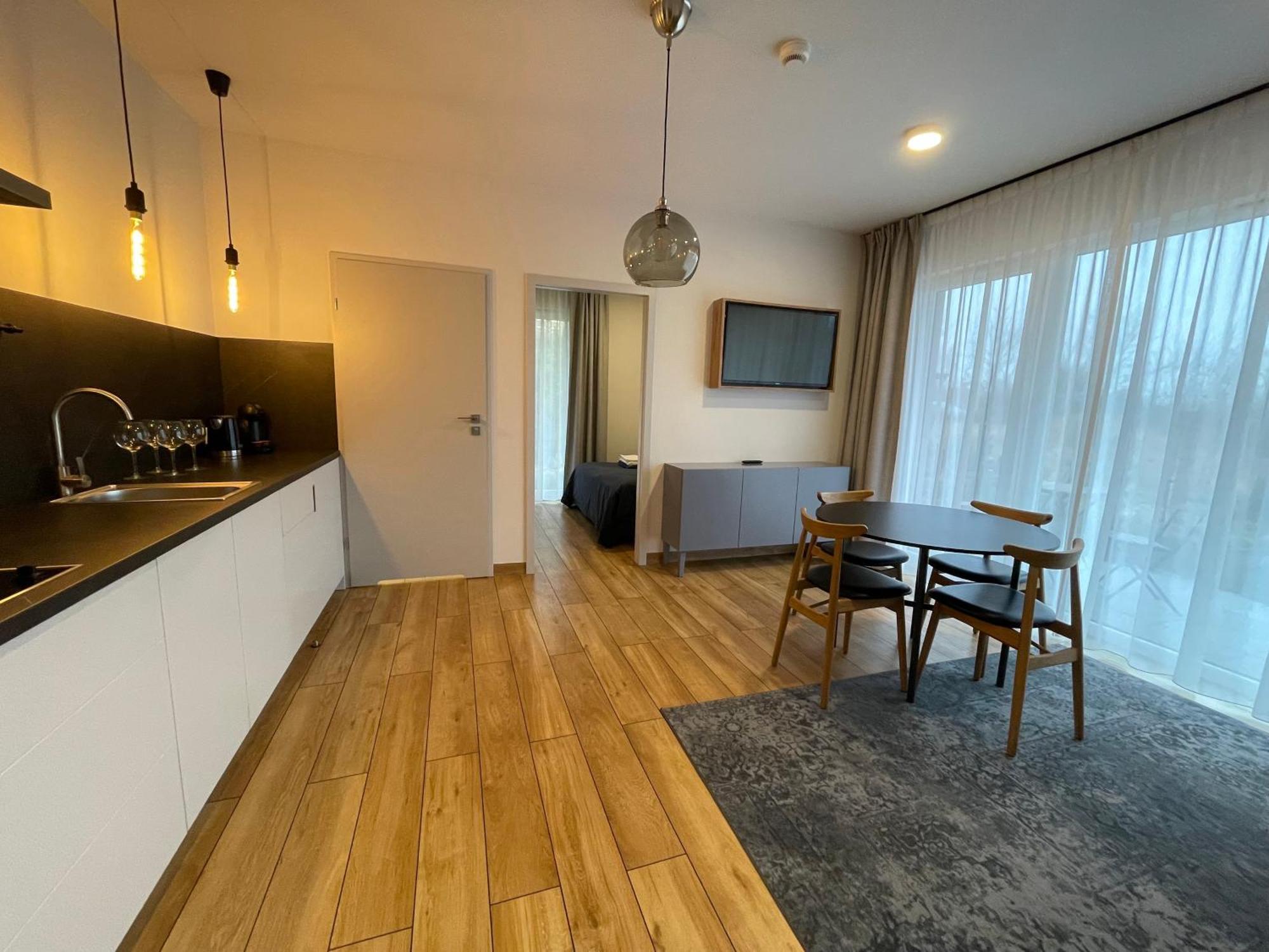 Aparthotel Anchoria Holiday Honest-Serwis Mechelinki Exterior photo